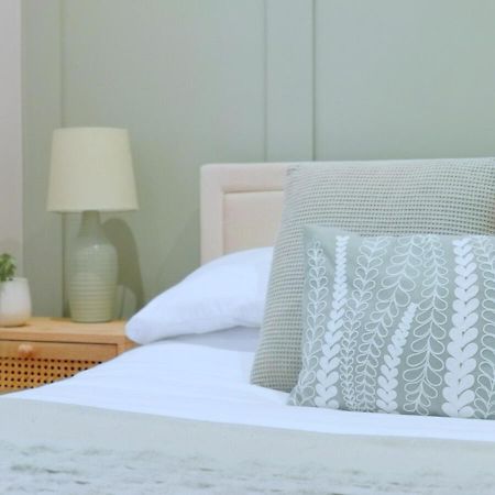 Stunning Modern Apartment Sleeps 4 - 6 Min Walk From Golden Beaches-Free Parking Bournemouth Exteriör bild