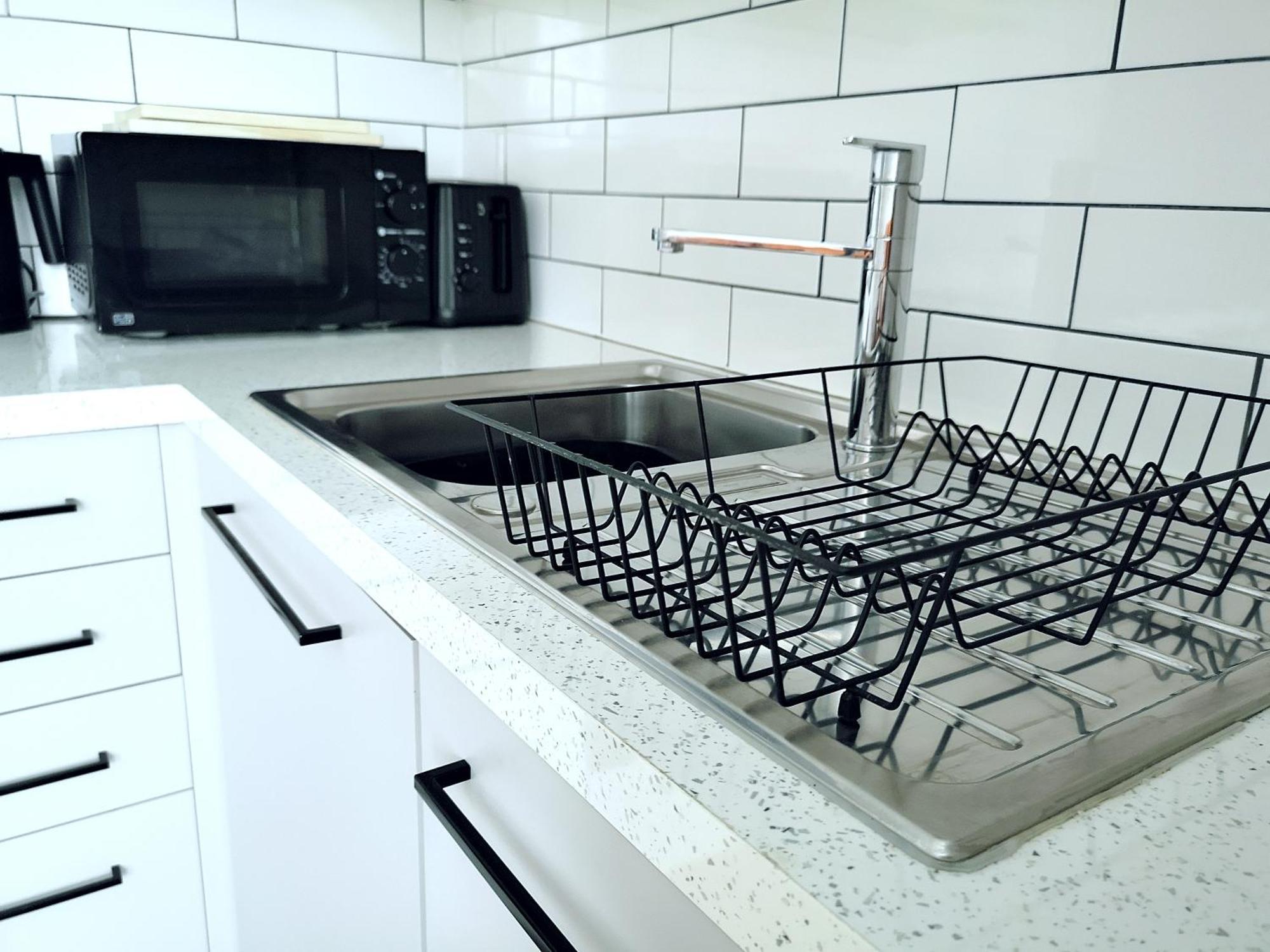 Stunning Modern Apartment Sleeps 4 - 6 Min Walk From Golden Beaches-Free Parking Bournemouth Exteriör bild